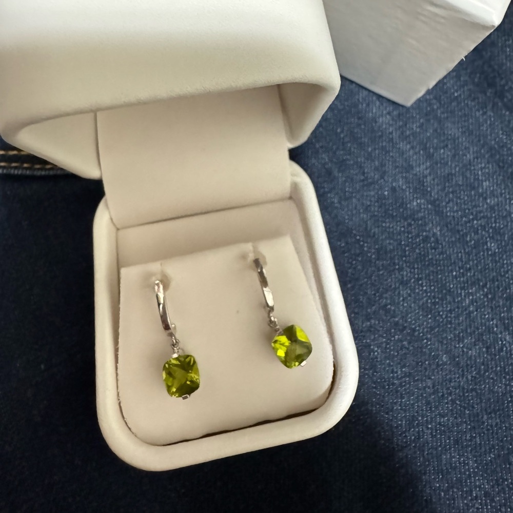 Elegant Silver and Green peridot drop Earrings